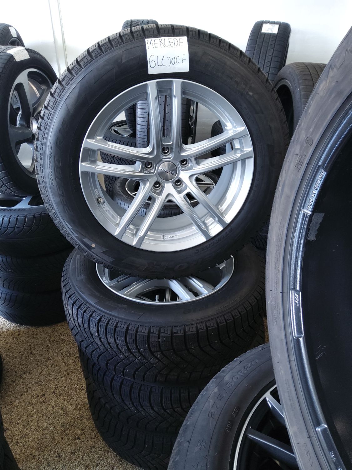 Mercedes GLC 300E VINTERHJUL 18&quot;