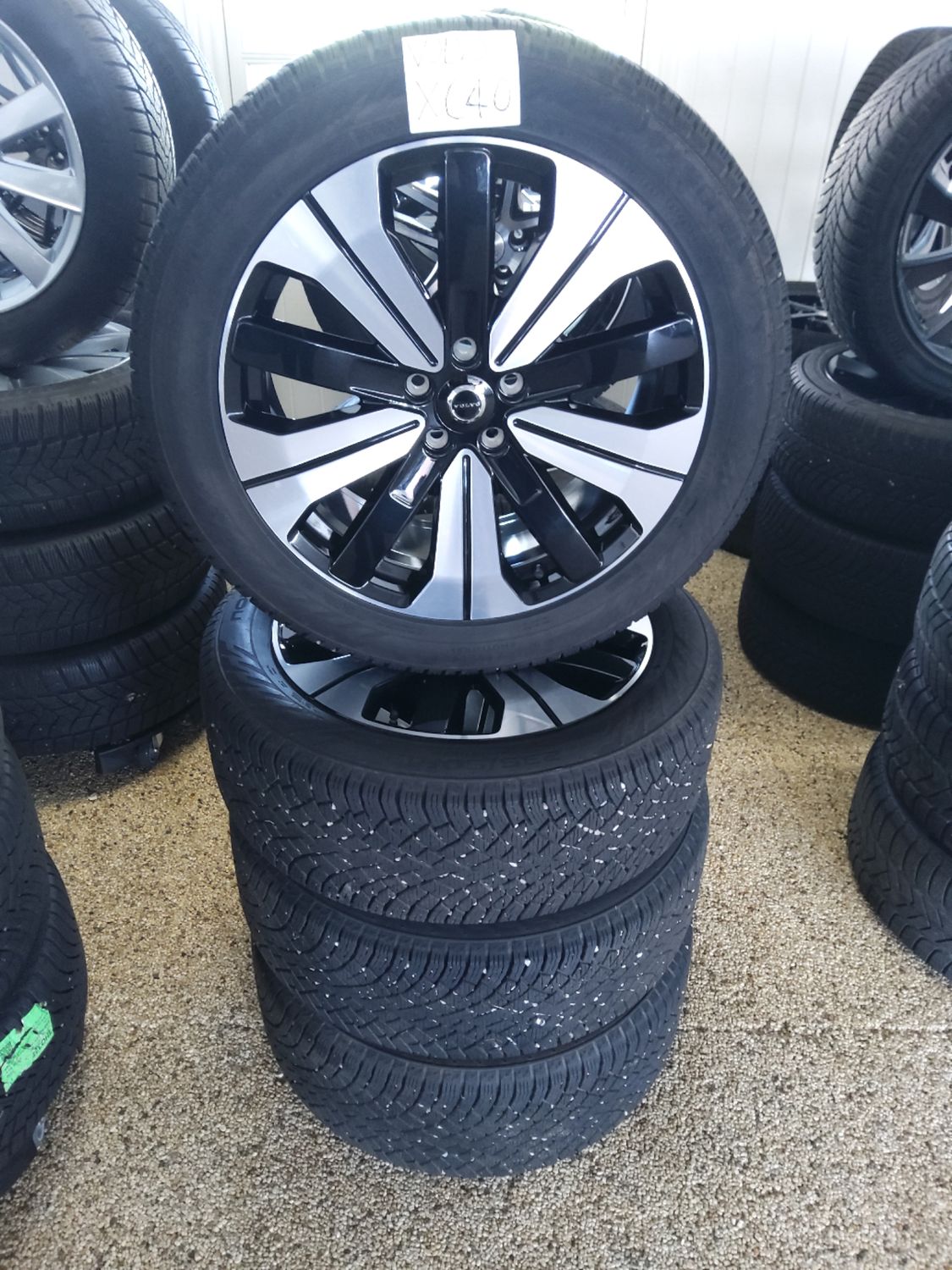Volvo XC40 VINTERHJUL 19&quot;