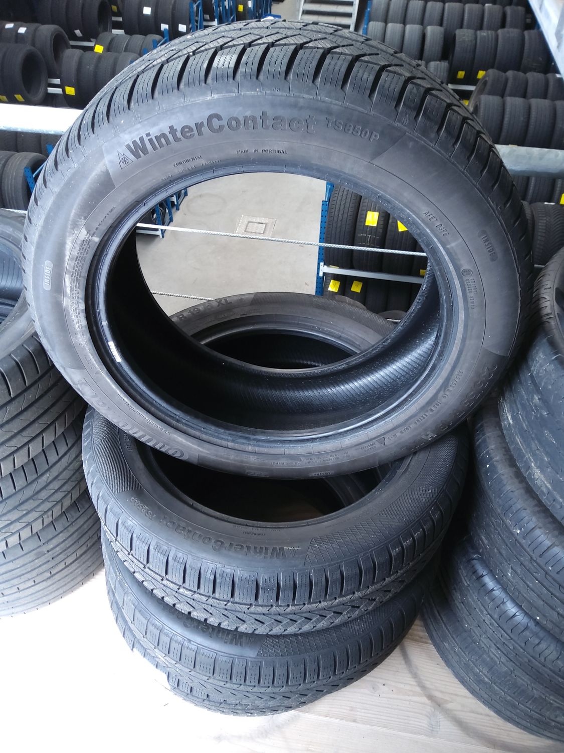 4×235/55R19 H XL CONTINENTAL WINTERCONTACT TS850P 4MM.MØNSTER