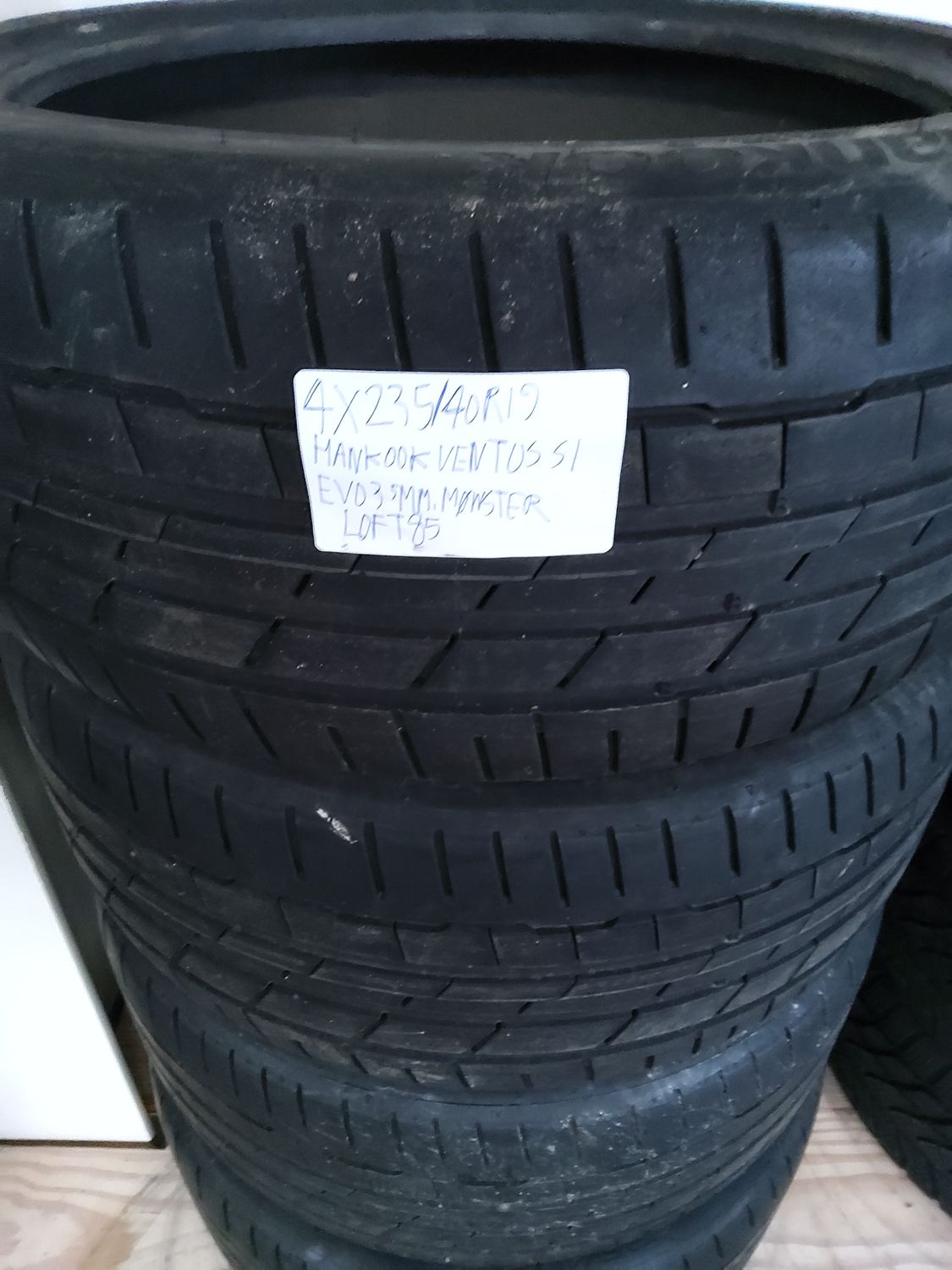 4×235/40R19 HANKOOK VENTUS S1 EVO3 5MM.MØNSTER