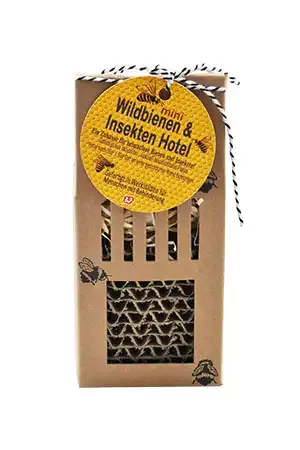 Mini Bienenhotel aus Naturpappe mit Logostempel oder bedrucktem Hangtag als sommerliches Werbegeschenk mit Logo
