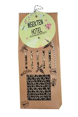 Insektenhotel Insektenhotel aus Naturpappe mit Logostempel oder bedrucktem Hangtag als Werbeartikel mit Logo