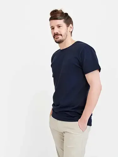 Herren T-Shirt aus 60% recycelter Baumwolle &amp; 40% Polyester (recyceltes PET) mit Siebdruck als Werbartikel mit Logo