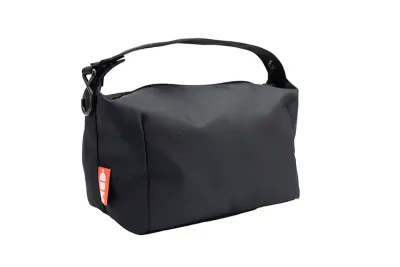 Nordic Kulturtasche Nordic Kulturtasche aus recyceltem Polyester in schwarz mit Transferdruck als Werbeartikel mit Logo