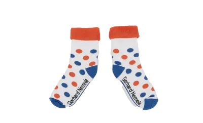 Kinder-Socken aus Bio-Baumwolle mit eigenem Design als Werbegeschenk für Familien mit Logo