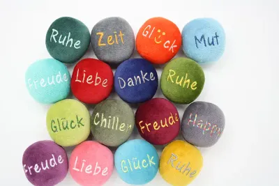 Anti-Stress-Ball / Kräuterball inklusive Stick deines Logos als hochwertiges Werbegeschenk