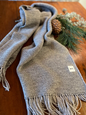 Scarf long with fringes