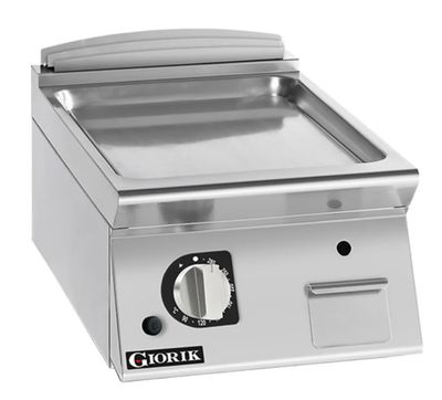 Giorik 900 Series 400mm wide Smooth Satin Chrome Electric Frytop on Open Base