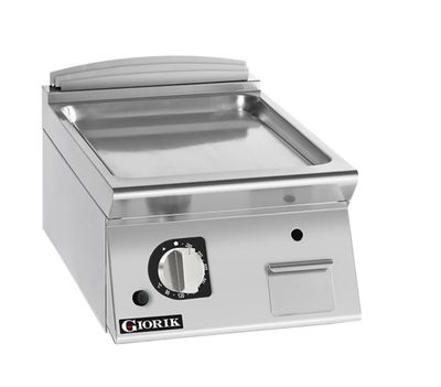 Giorik 700 Series 400mm wide Smooth Satin Chrome Gas Frytop on Open Base