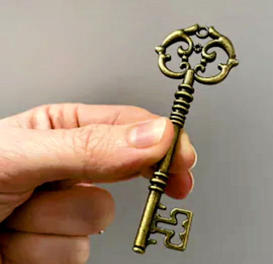 Set Of 3 Steampunk Metal Antique Style keys For Craft