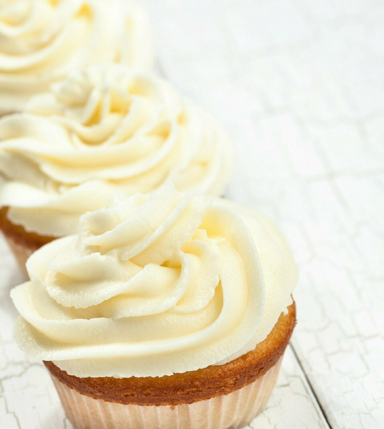 Vanilla and Cream Cupcakes, 1 Dozen
