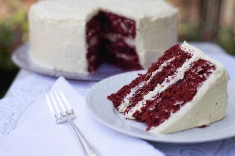 Fresh red velvet cake at Chic Sweets Bakery in Houston – scratch-made with real butter and natural ingredients.