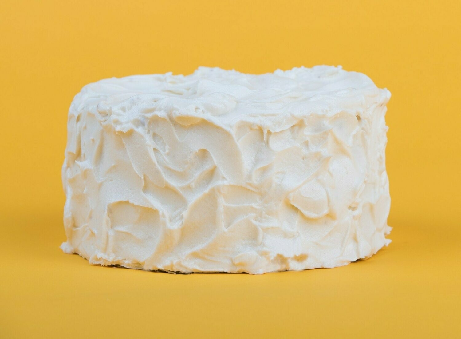 Fresh lemon cakes at Chic Sweets Bakery in Houston – scratch-made with real butter and natural ingredients.