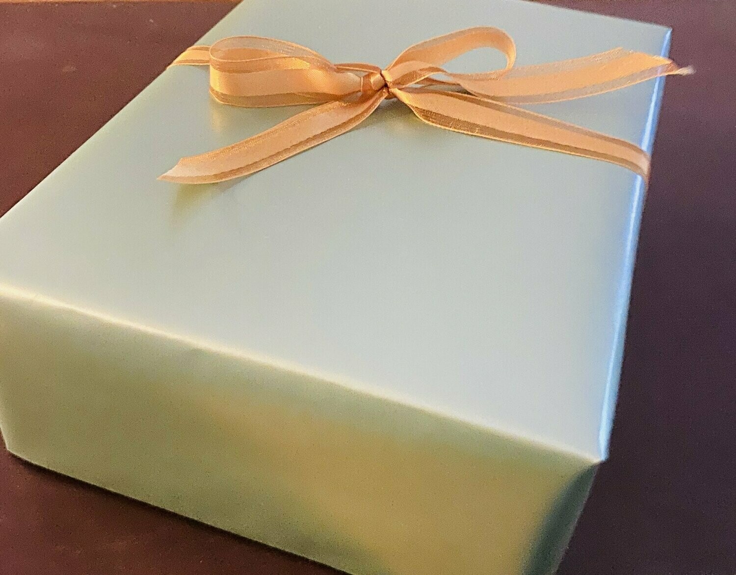 Lemon Lovers Gift Box (Gift wrap may vary) Fresh lemon bars gift box at Chic Sweets Bakery in Houston – scratch-made with real butter and natural ingredients.