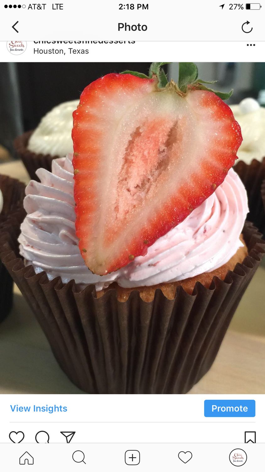 Strawberry kiss cupcakes