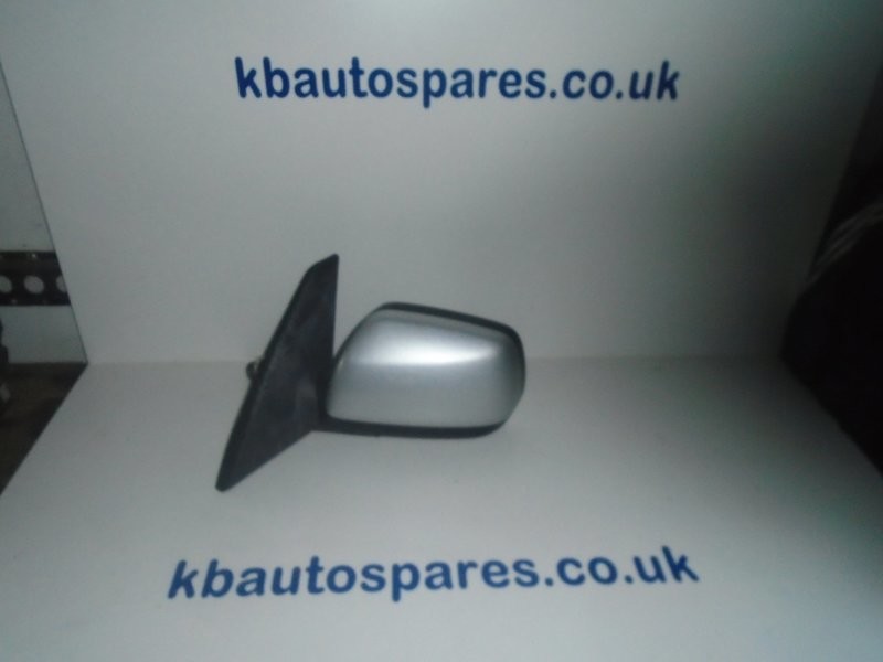 Toyota Rav4 2005 Passenger side electric mirror...click for info