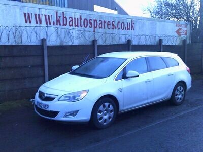 vauxhall astra estate 2012 1.7 cdti breaking for spares..click for info