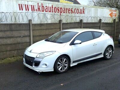 renault megane 2010 1.6 p breaking for spares..click for info