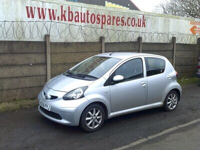 toyoya aygo 2008 1.0 p breaking for spares..click for info