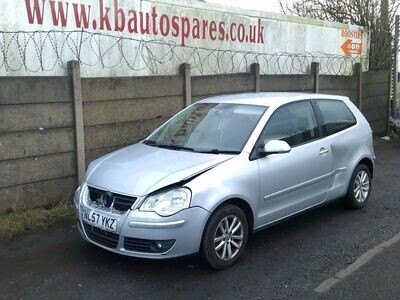volkswagen polo 2007 1.4 p breaking for spares..click for info
