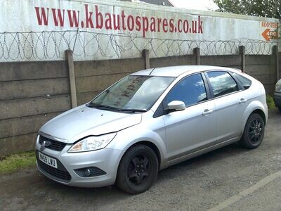 ford focus 2009 1.6 p breaking for spares..click for info