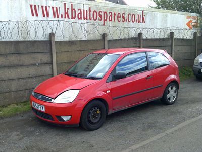 ford fiesta 2004 1.25 breaking for spares..click for info