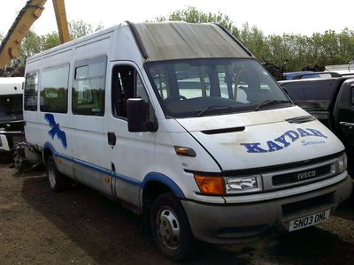 iveco daily minibus 2003 2.8 breaking for spares..click for info