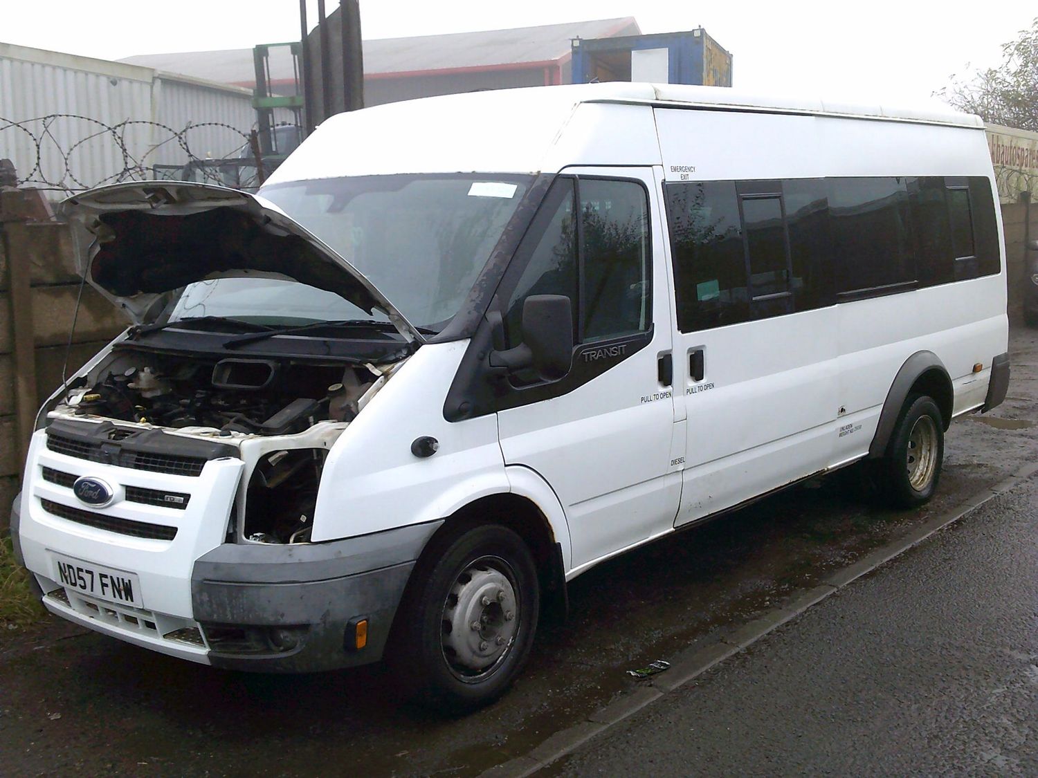 ford transit minibus 2007 2.4 tdci breaking for spares..click for info