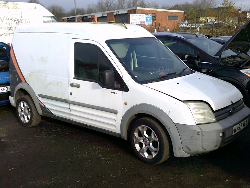 ford transit connect 2007 1.8 tdci breaking for spares..click for info