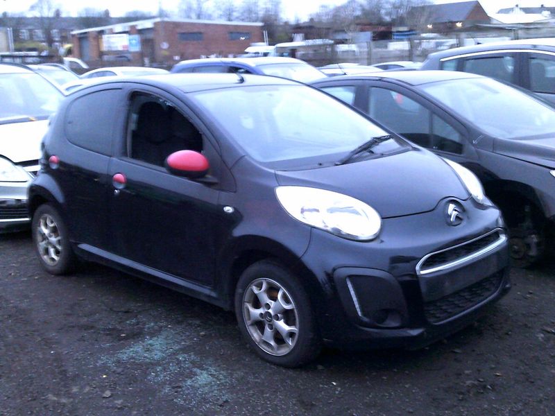 citroen c1 2013 1.0 p breaking for spares..click for info