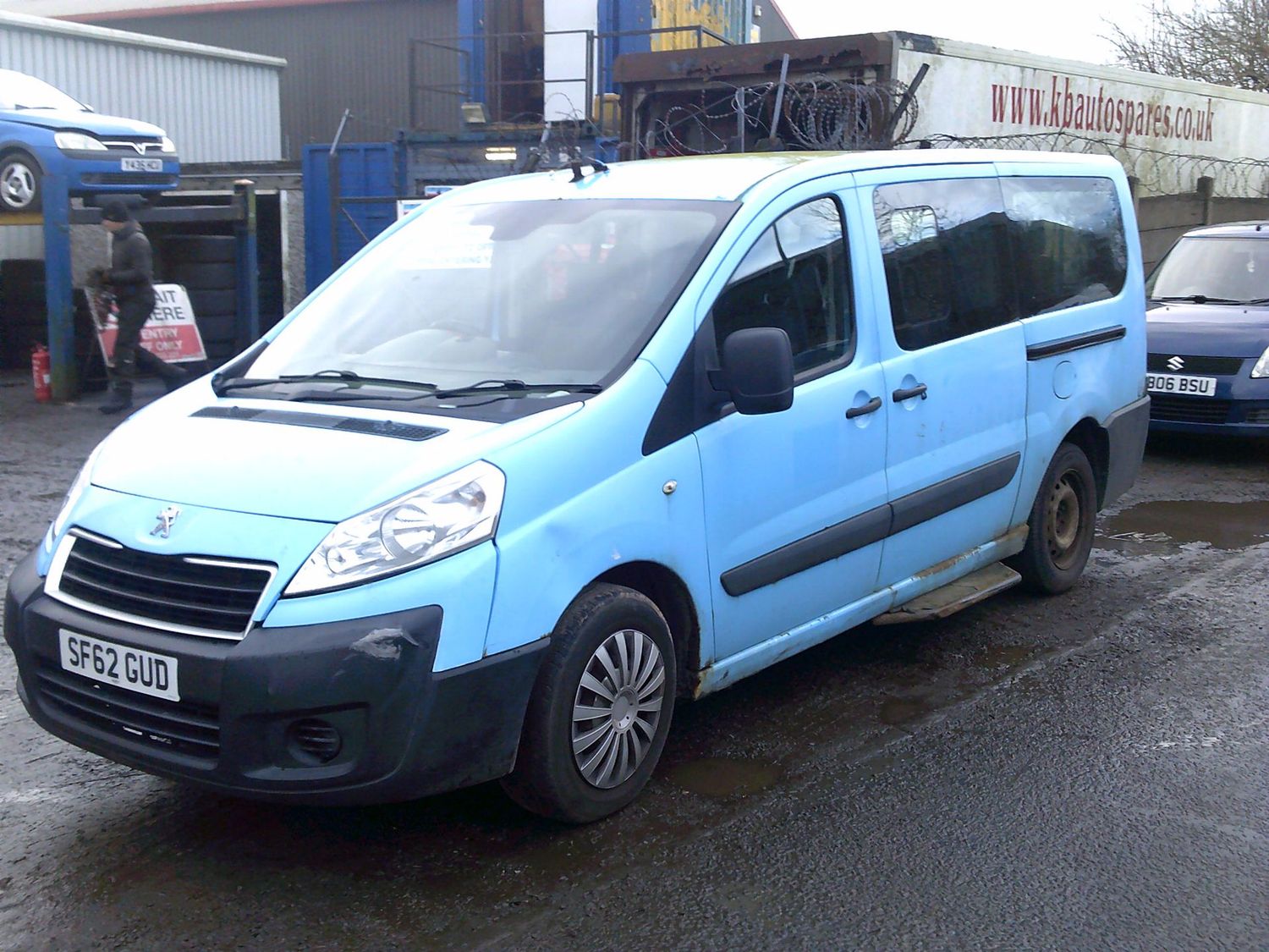 peugeot expert 2012 2.0 hdi breaking for spares..click for info