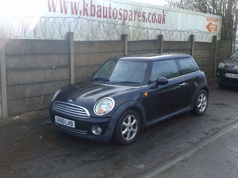 mini one 2010 1.6 p breaking for spares..click  for info