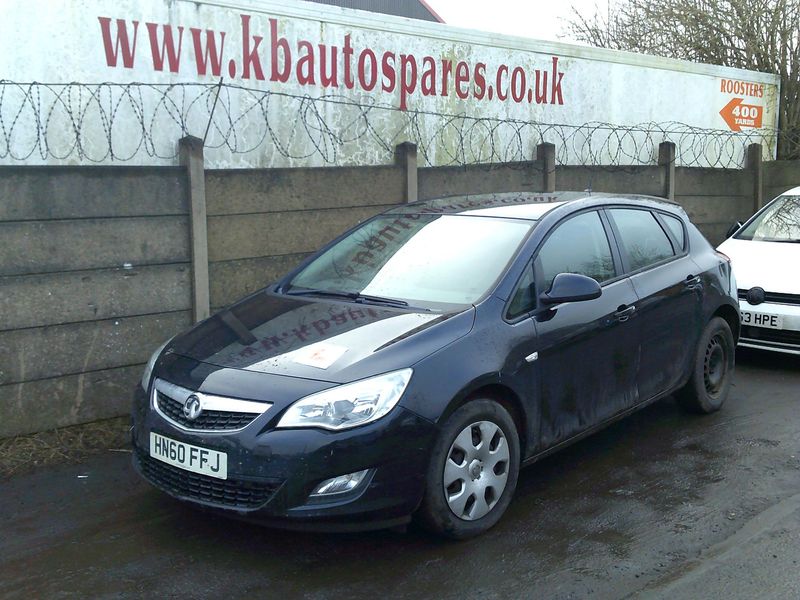 vauxhall astra 2010 1.6 p auto breaking for spares..click for info