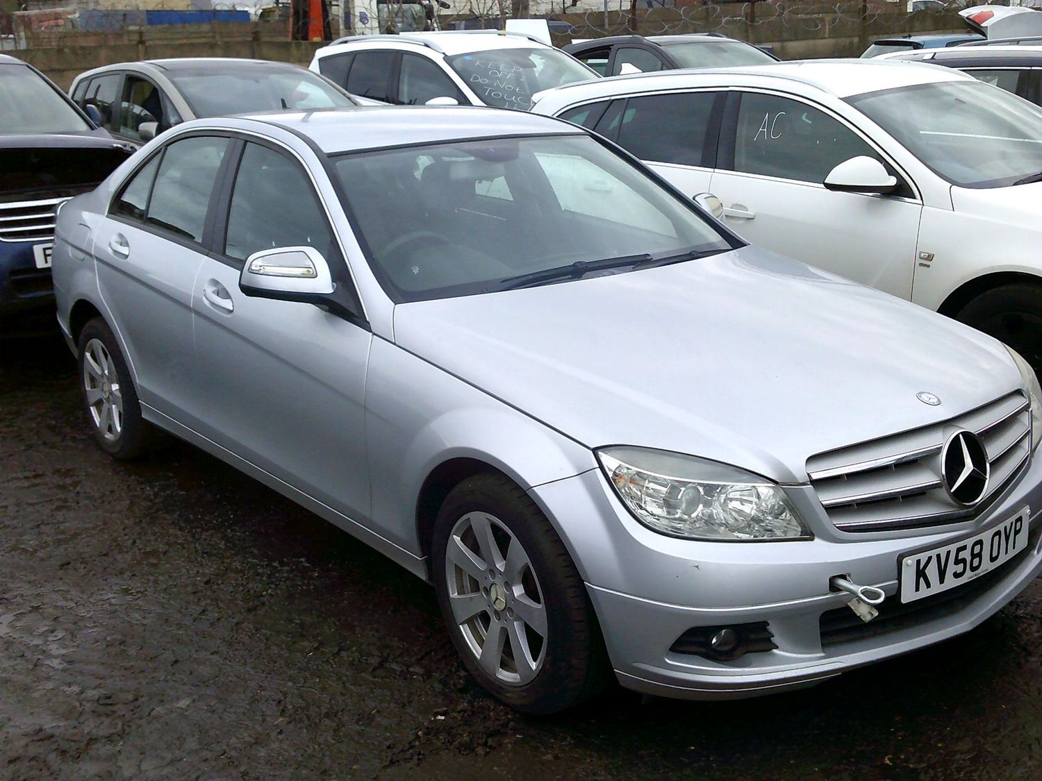 mercedes c180 2009 1.8 p breaking for spares..click for info
