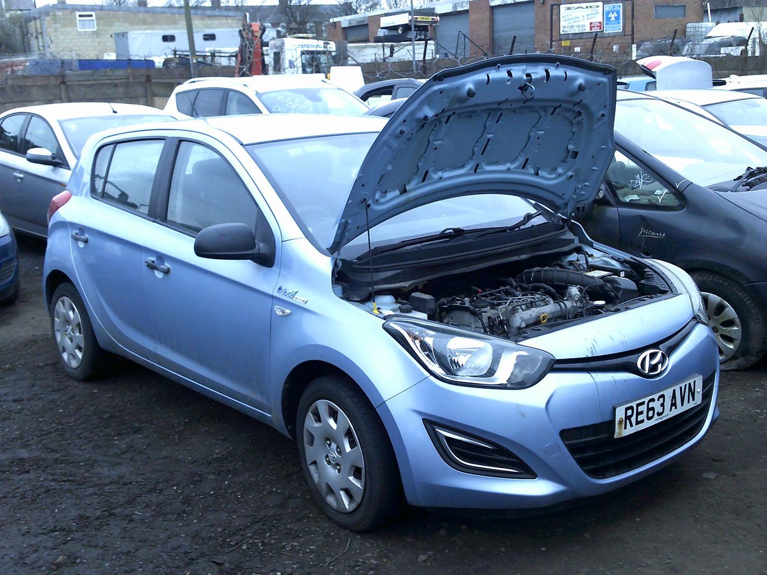 hyundai i20 2014 1.1 crdi breaking for spares..click for info
