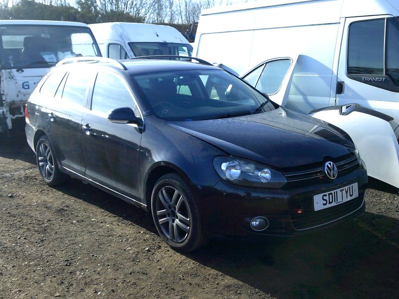 volkswagen golf estate 2011 1.6 tdi breaking for spares..click for info