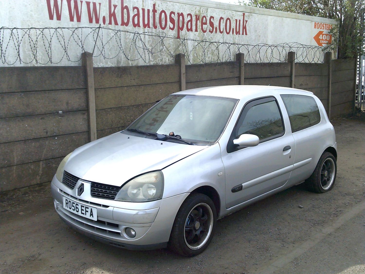 renault clio 2006 1.2 p breaking for spares..click for info