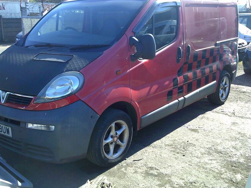 vauxhall vivaro 2006 1.9 dci breaking for spares..click for info