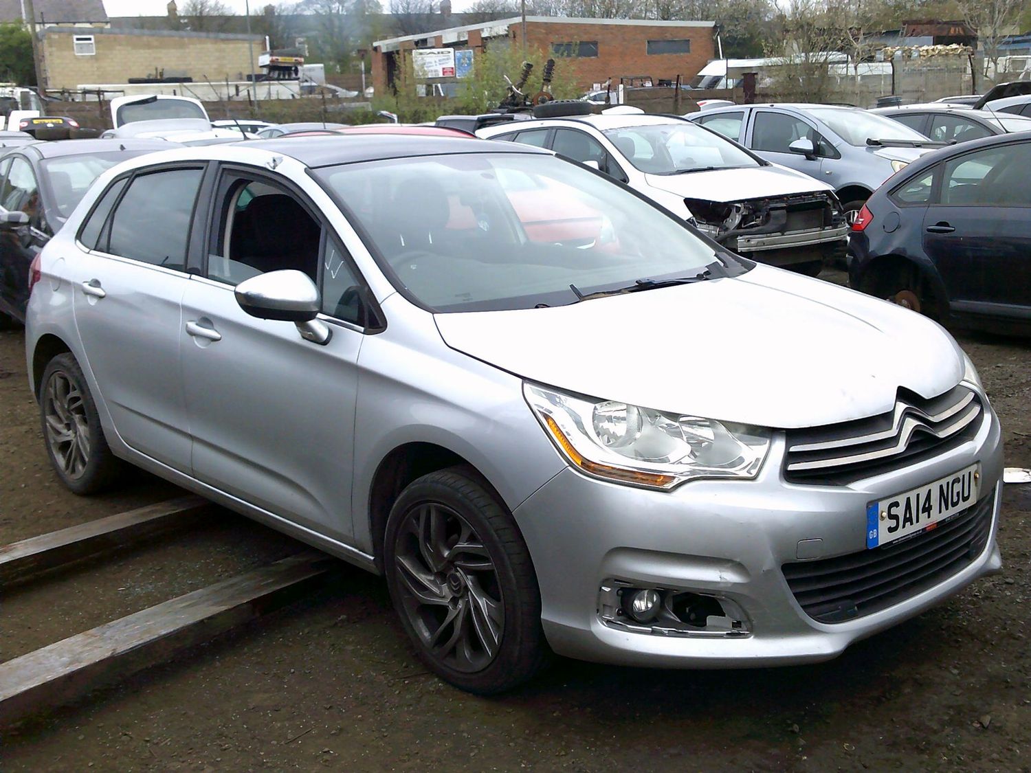 citroen c4 2014 1.6 hdi breaking for spares..click for info