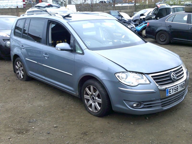 volkswagen touran 2008 2.0 tdi breaking for spares..click for info