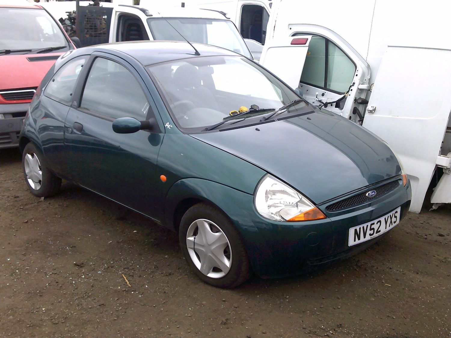 ford ka 2002 1.3 p breaking for spares..click for info