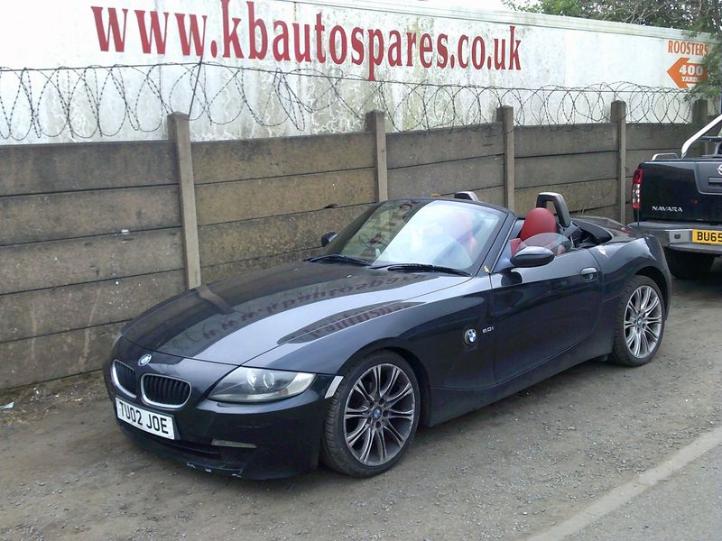 bmw z4 2006 2.0 p breaking for spares..click for info