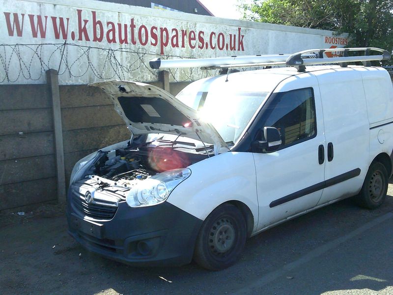 vauxhall combo 2013 1.6 cdti breaking for spares...click for info