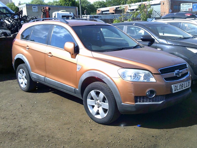 chevrolet captiva 2008 2.0 td breaking for spares..click for info