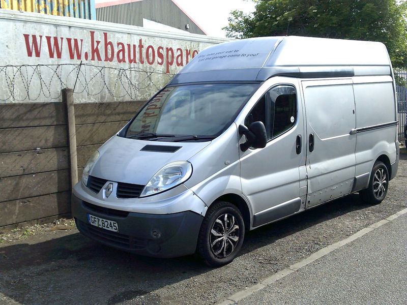 renault trafic 2012 2.0 dci breaking for spares..click for info
