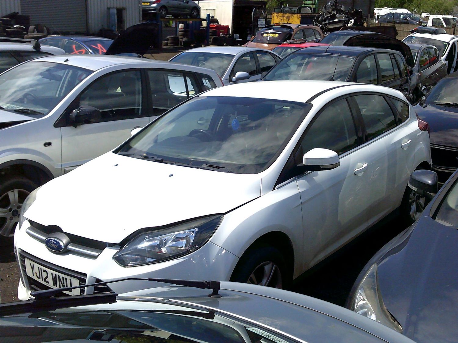 ford focus 2012 1.0 p breaking for spares..click for info