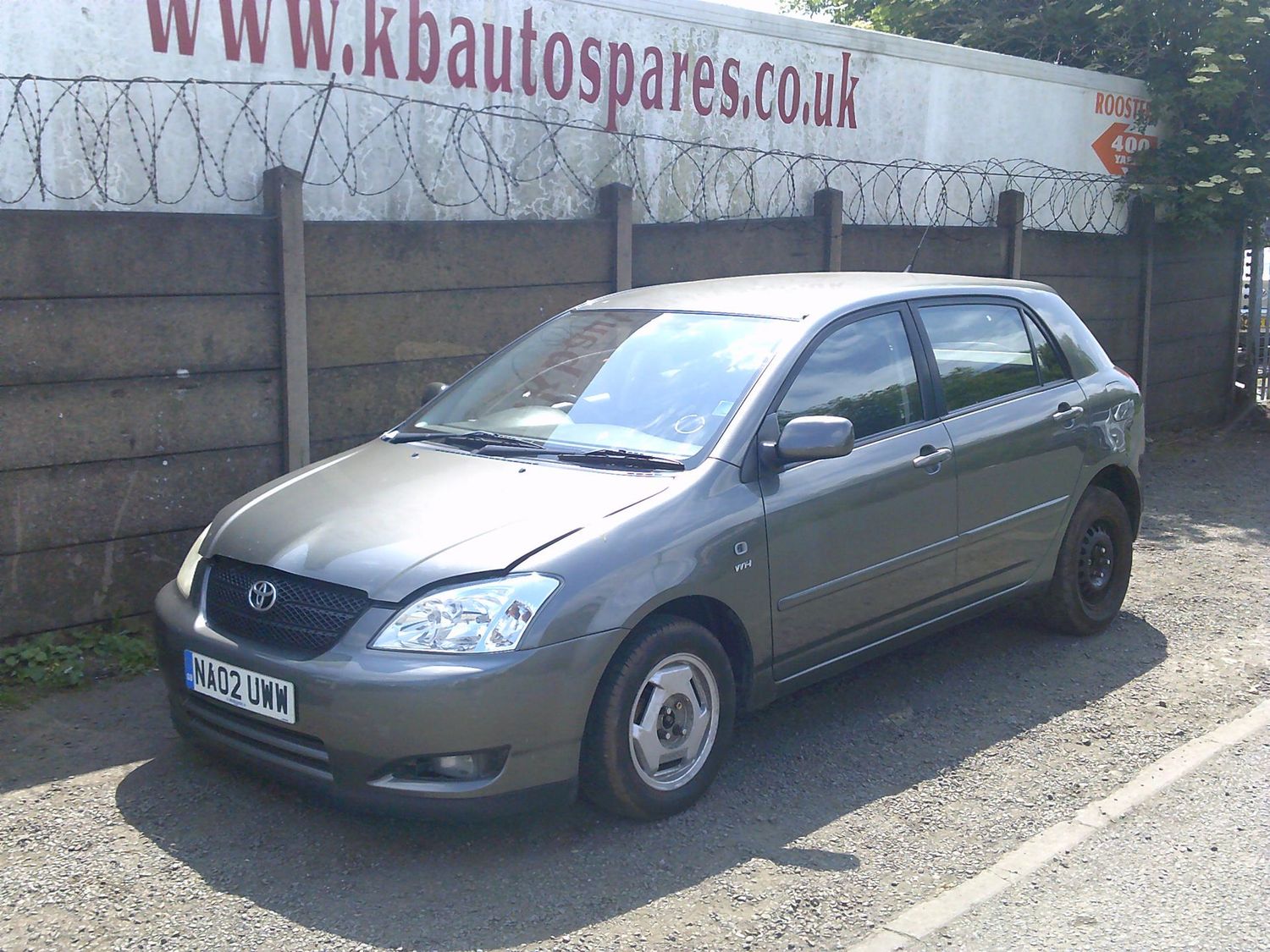 toyota corolla 2002 1.4 p breaking for spares..click for info