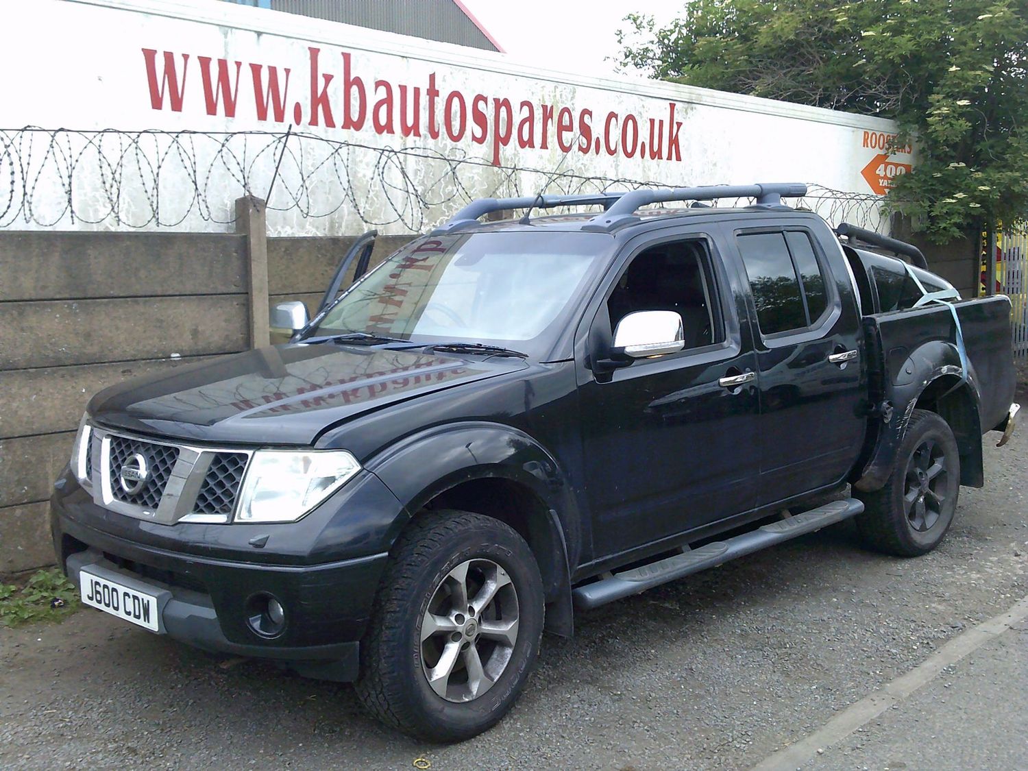 nissan navara 2009 2.5 td breaking for spares..click for info