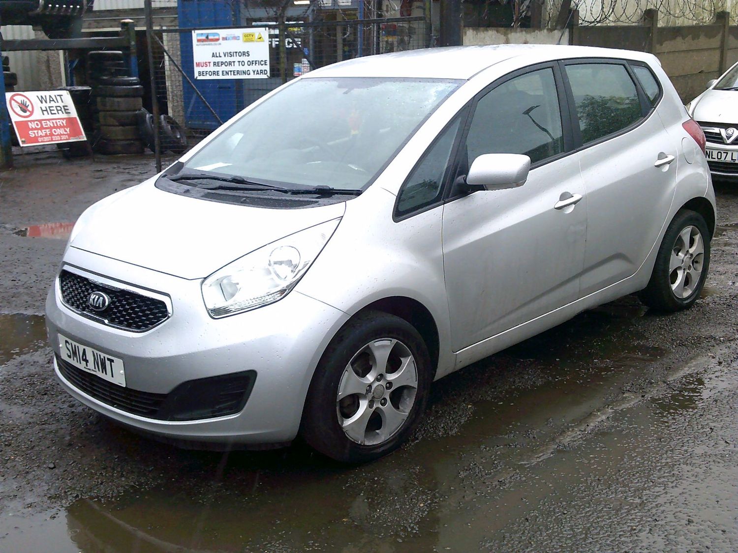 kia venga 2014 1.4 crdi breaking for spares..click for info