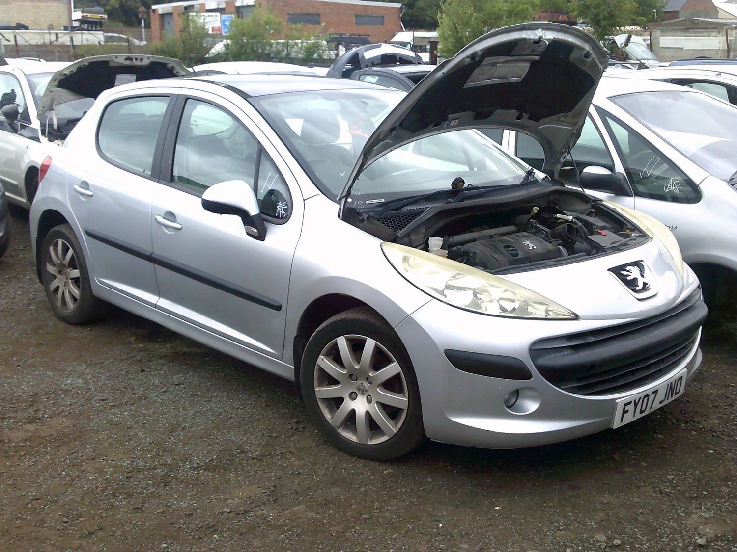 peugeot 207 1.4 p auto breaking for spares..click for info